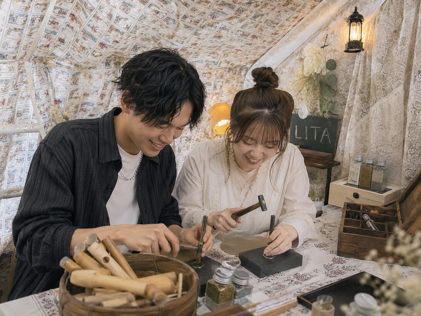 LITA池袋店で手作りできる模様の異なる真鍮バングル