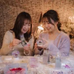 新大久保で推し活を楽しんだあと池袋手作り体験のLITAでスノードームを作る友達二人
