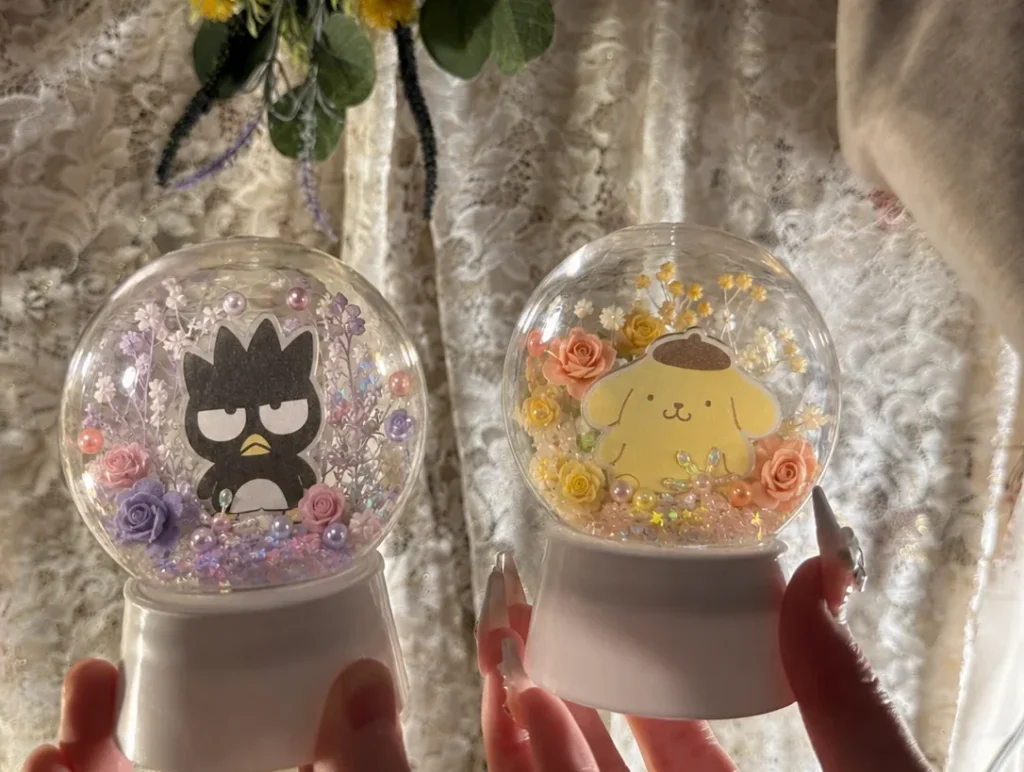 池袋で手作りしたバッドばつ丸とポムポムプリンの推し活スノードーム